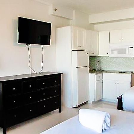Miami Beachfront With Pool Wifi & Cheap Parking 아파트 외부 사진